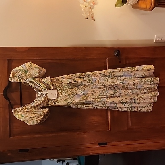 Gingham and Heels Midi Dress - Picture 2 of 6